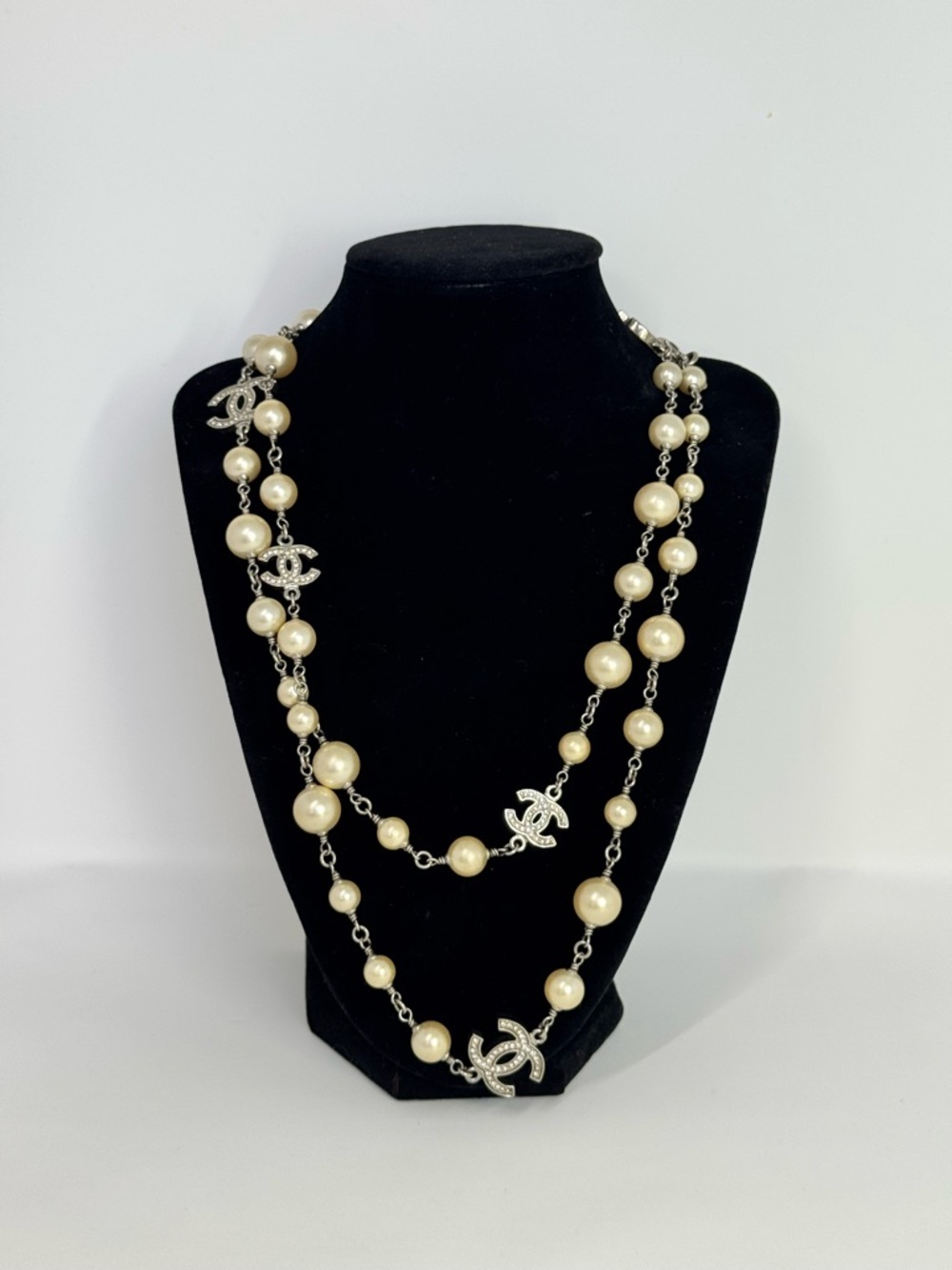 Auth CHANEL Faux Pearl CC Drop Earrings and Long Faux Pearl Necklace Bundle Set - Picture 2 of 8